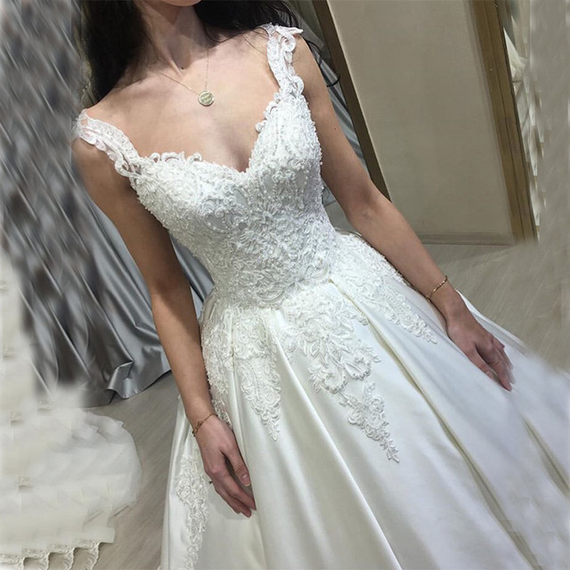 Vintage A Linha de Vestidos de Noiva Estilo Princesa Com Decote Em V Branco  Marfim Vestidos de Noiva Comprimento Total Frisado Apliques De Vestidos De  Noiva - AliExpress